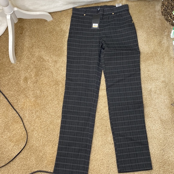 Jones NY stylish plaid Office slacks - Picture 5 of 7